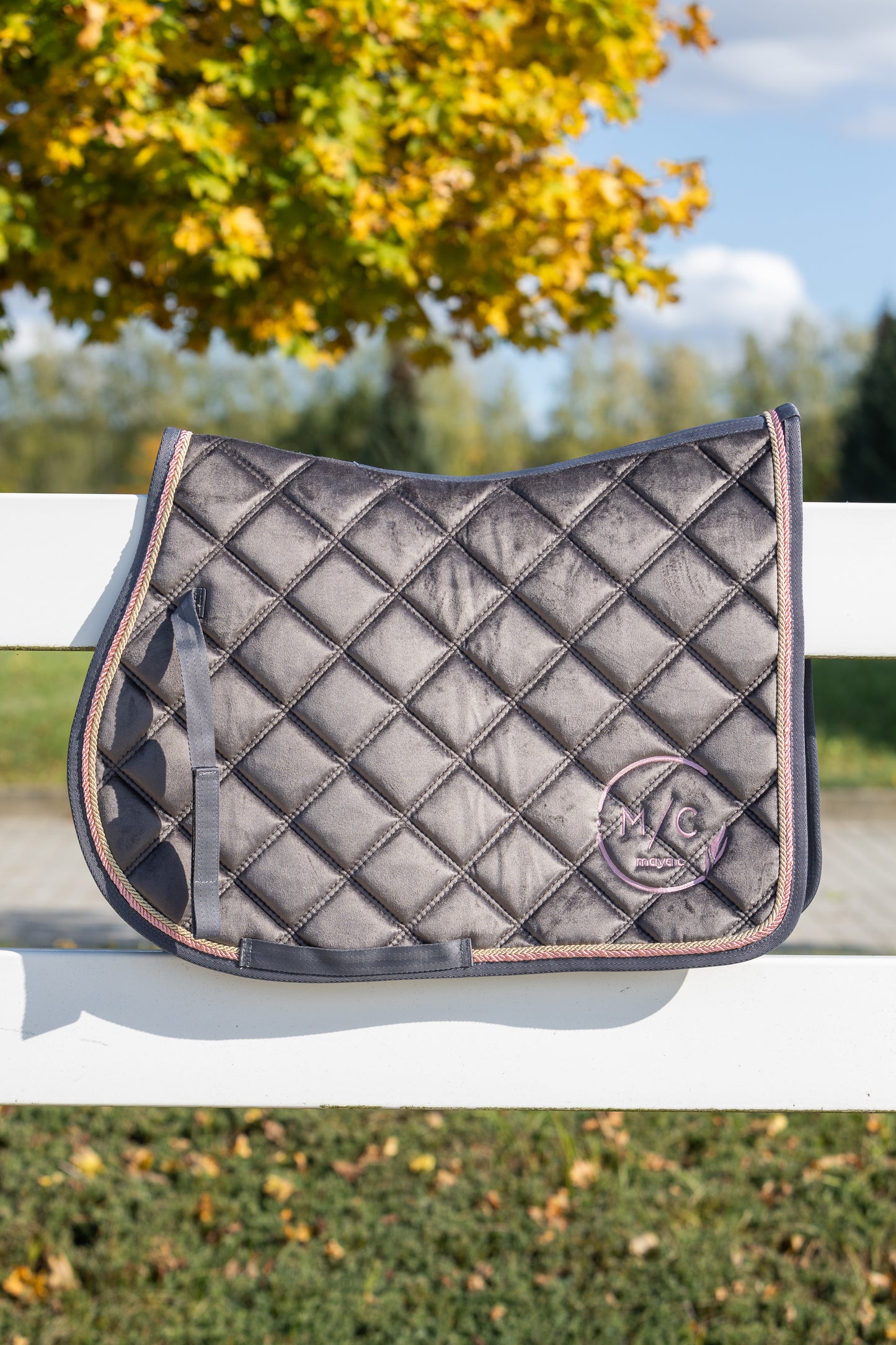 CZAPRAK GREY & GOLD VELVET